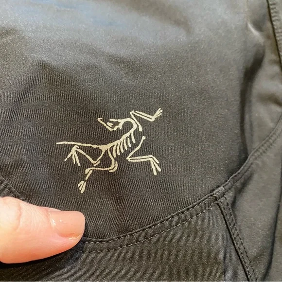 (M) Arc’teryx Men’s Hiking Pants Black Medium Hike Outdoor Windbreaker 33x32 - Picture 13 of 15